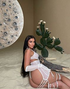 Цена снижена, Брюнетки - фото